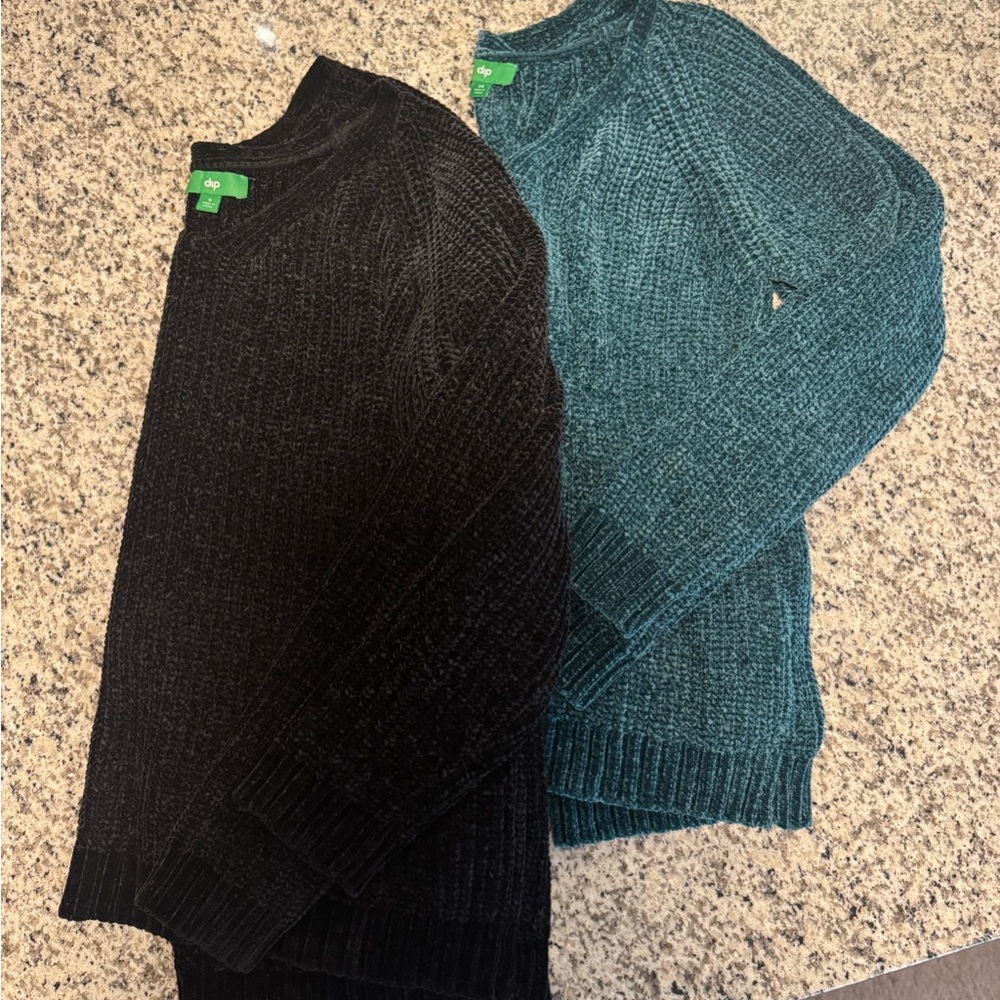 BUNDLE OF 2 COZY SWEATERS